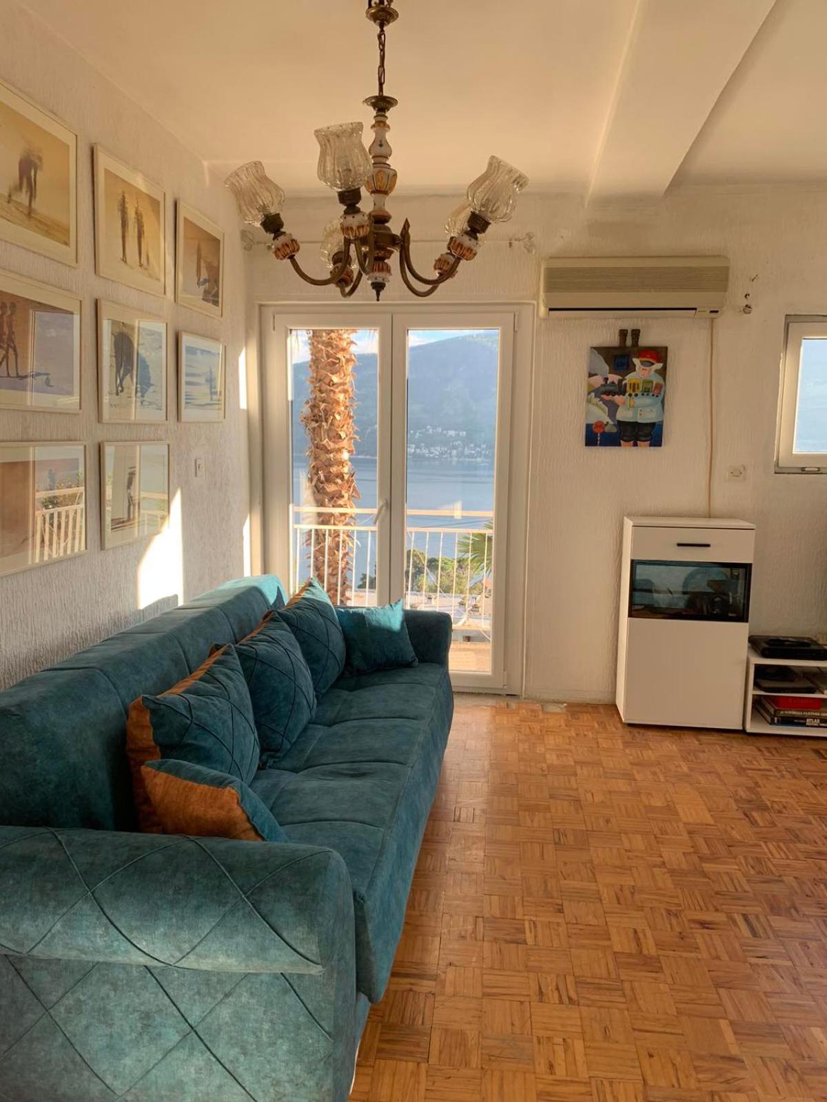 Apartments Maya Herceg Novi Buitenkant foto